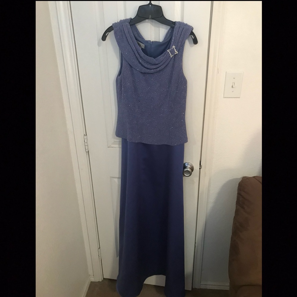 Women’s Floor Length Evening Gown